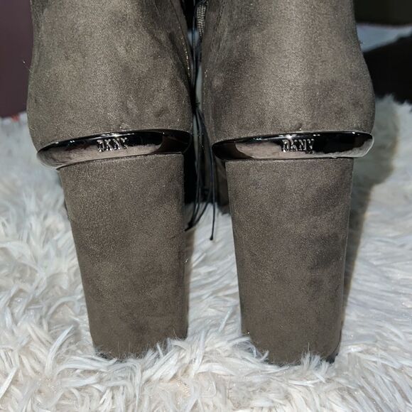 DNKY boots, forest green suede material, 5 inch heel - Picture 7 of 8